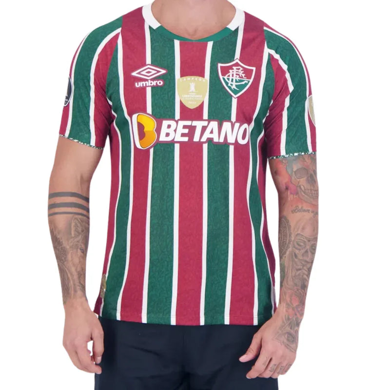 Camisa Masculina Fluminense I 2024/25 - Torcedor + Patchs Campeão Libertadores