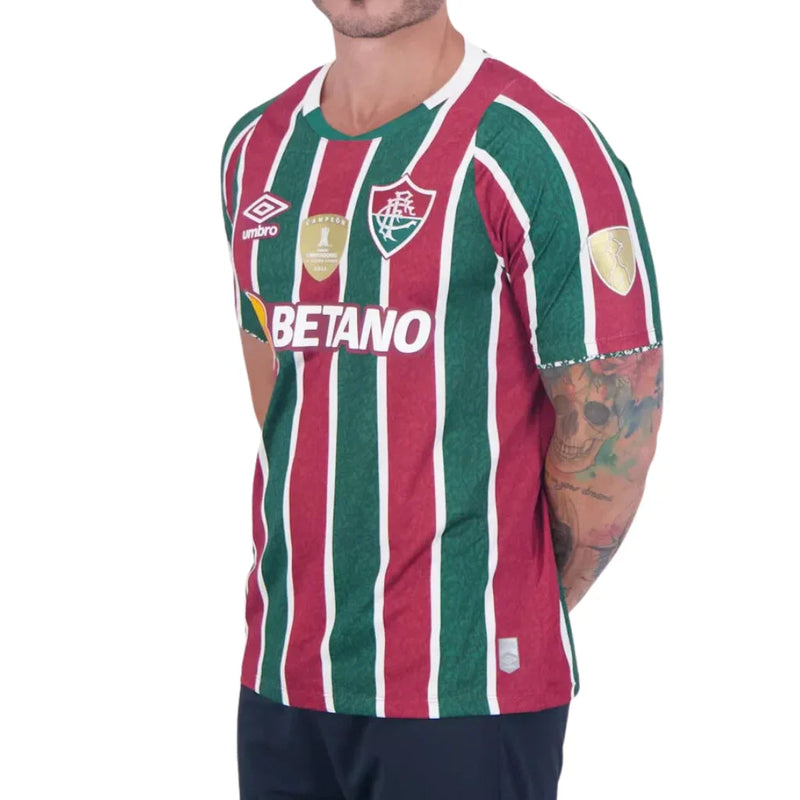 Camisa Masculina Fluminense I 2024/25 - Torcedor + Patchs Campeão Libertadores